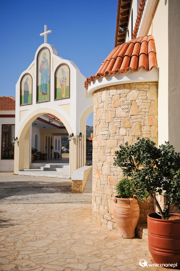 Wyspa Kreta. Piękny kościół w Spili. - foto: wnieznane.pl