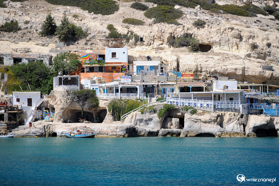 Wyspa Kreta. Widok na tawerny w Matali. - foto: wnieznane.pl