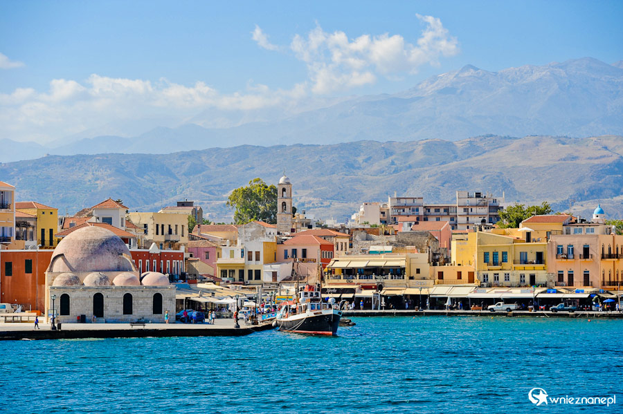 Wyspa Kreta. Panorama Chanii na tle Gór Białych. - foto: wnieznane.pl