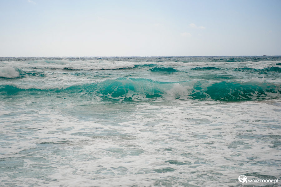 Wyspa Kreta. Wysokie fale w Falasarnie. - foto: wnieznane.pl Wyspa Kreta. Wysokie fale w Falasarnie. - foto: wnieznane.pl