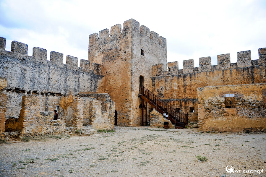 Wyspa Kreta. Ruiny twierdzy Frangokastello. - foto: wnieznane.pl