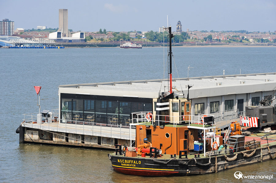 Liverpool. Rzeka Mersey. - foto: wnieznane.pl
