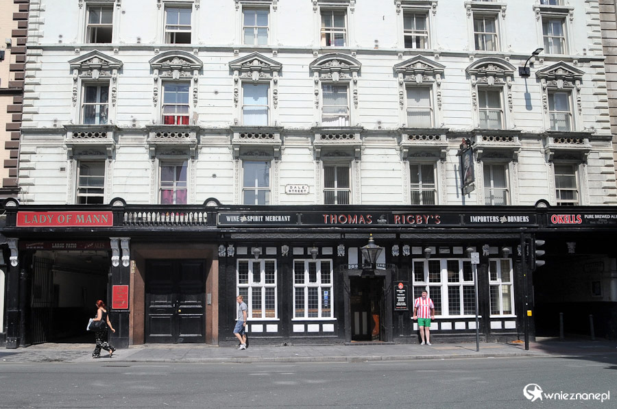 Liverpool. Jeden z wielu pubów.  - foto: wnieznane.pl