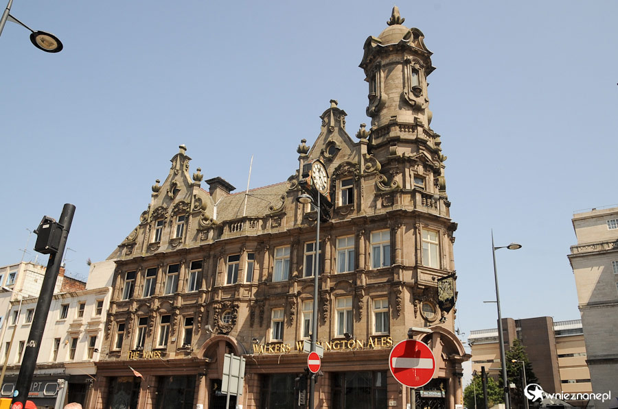 Liverpool. Budynek w centrum miasta. - foto: wnieznane.pl