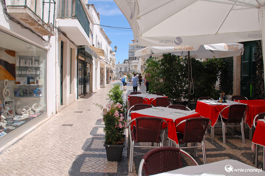 Portugalia. Algarve. W Faro niemal o każdej porze restauracje czekają na gości. - foto: wnieznane.pl Portugalia. Algarve. W Faro niemal o każdej porze restauracje czekają na gości. - foto: wnieznane.pl