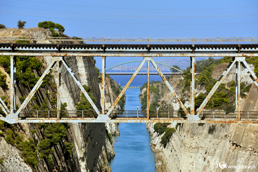 Peloponez. Mosty nad Kanałem Korynckim. - foto: wnieznane.pl Peloponez. Mosty nad Kanałem Korynckim. - foto: wnieznane.pl