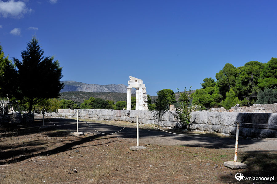 Peloponez. Fragment ruin starożytnego Epidavros. - foto: wnieznane.pl Peloponez. Fragment ruin starożytnego Epidavros. - foto: wnieznane.pl