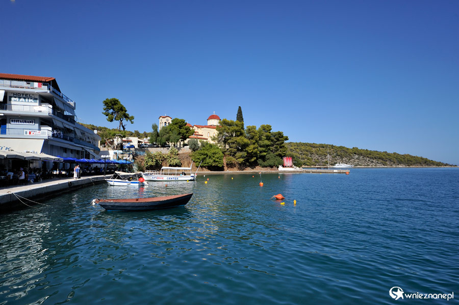 Peloponez. Wybrzeże w miasteczku Epidavros. - foto: wnieznane.pl Peloponez. Wybrzeże w miasteczku Epidavros. - foto: wnieznane.pl