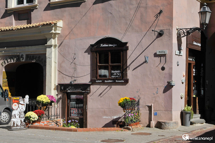 Wilno. Na Starym Mieście, ulica Zamkowa. - foto: wnieznane.pl