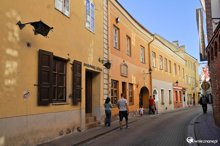 Wilno. Ulica Zamkowa na Starym Mieście. - foto: wnieznane.pl Wilno. Ulica Zamkowa na Starym Mieście. - foto: wnieznane.pl