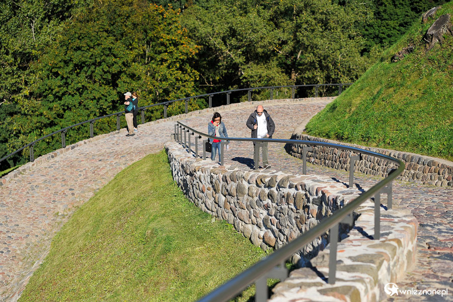 Wilno. Wejście na Wzgórze Giedymina. - foto: wnieznane.pl Wilno. Wejście na Wzgórze Giedymina. - foto: wnieznane.pl