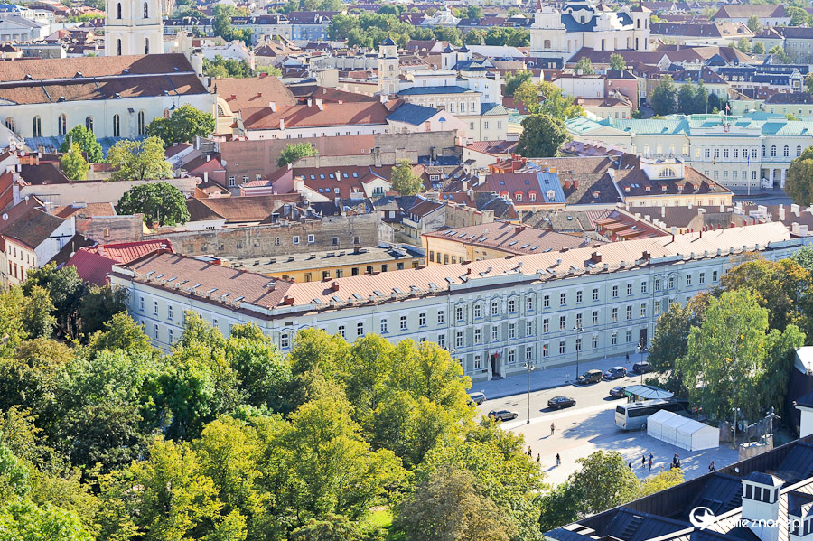 Wilno. Widok na Stare Miasto z Baszty Giedymina. - foto: wnieznane.pl Wilno. Widok na Stare Miasto z Baszty Giedymina. - foto: wnieznane.pl
