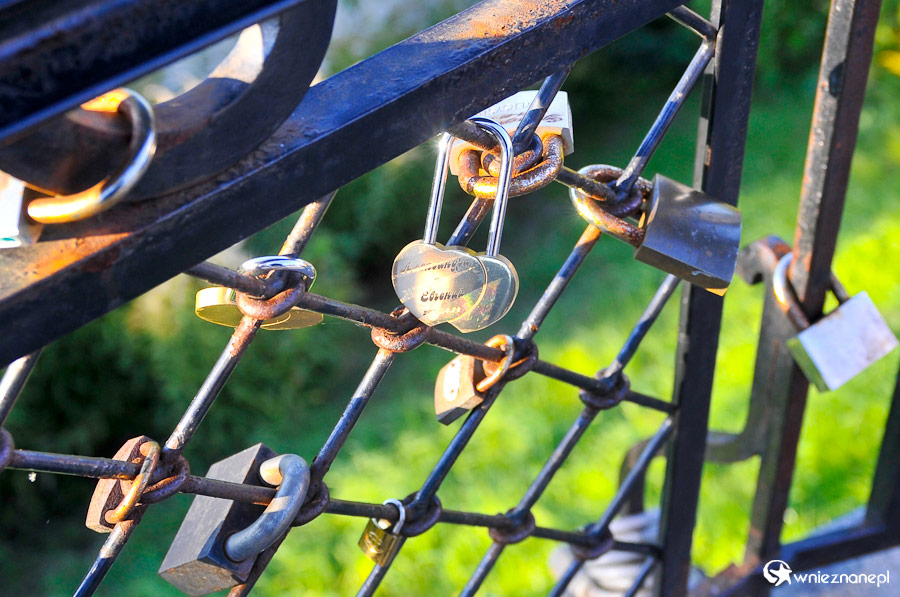 Wilno. Kłódki na szczęście. - foto: wnieznane.pl
