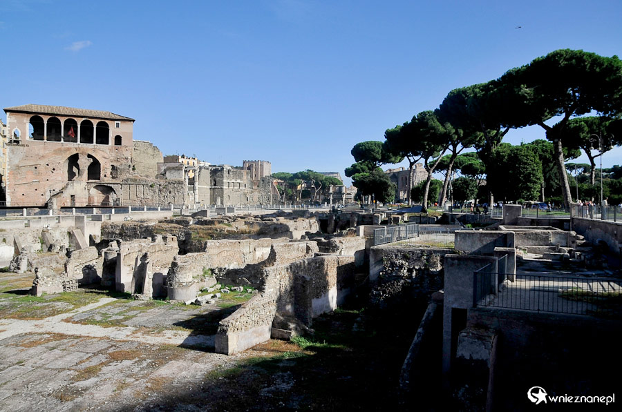Rzym. Fora cesarskie.  - foto: wnieznane.pl