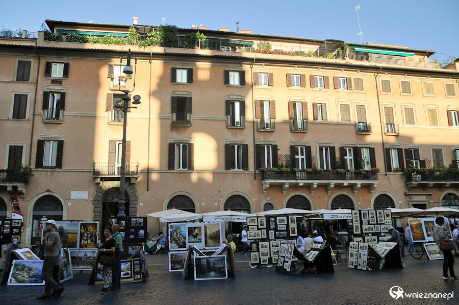 Rzym. Popołudnie na Piazza Navona. - foto: wnieznane.pl