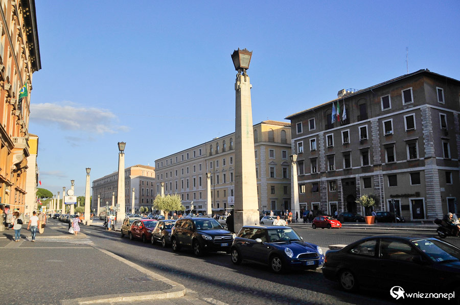 Rzym. Via del Conziliazione prowadząca do Watykanu. - foto: wnieznane.pl