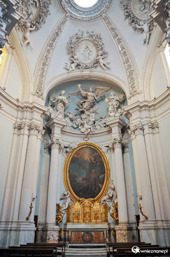 Rzym. Wnętrze Bazyliki św. Jana na Lateranie. - foto: wnieznane.pl