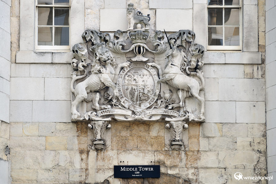Londyn. Middle Tower na terenie Tower of London.  - foto: wnieznane.pl