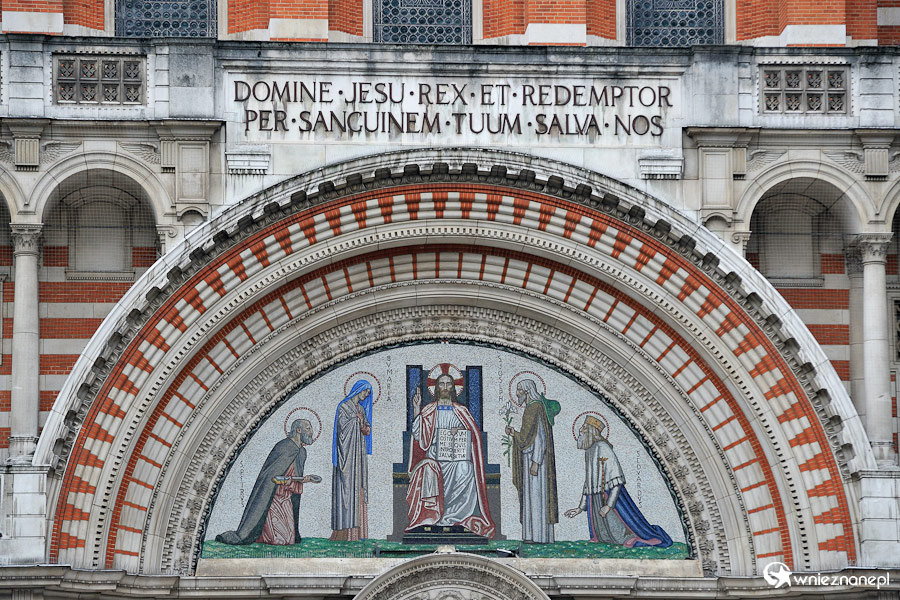 Londyn. Zdobiona elewacja Katedry Westminsterskiej. - foto: wnieznane.pl