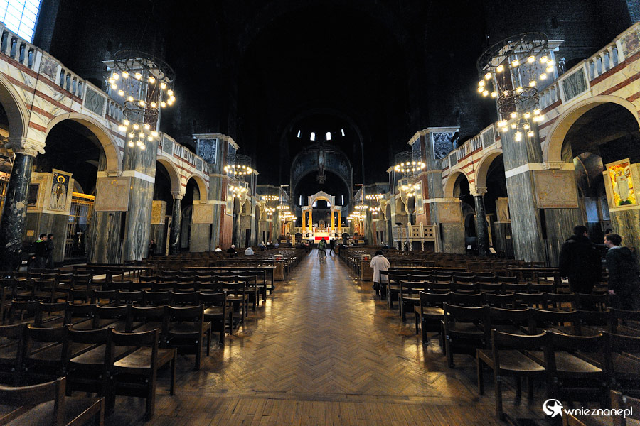 Londyn. Główna nawa w Katedrze Westminsterskiej. - foto: wnieznane.pl