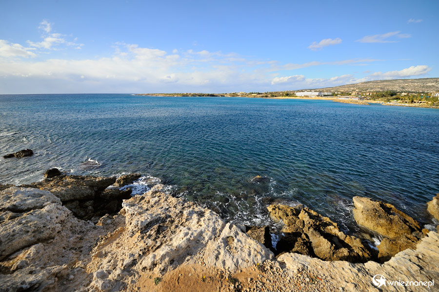 Cypr zimą. Morze w okolicy Pafos. - foto: wnieznane.pl