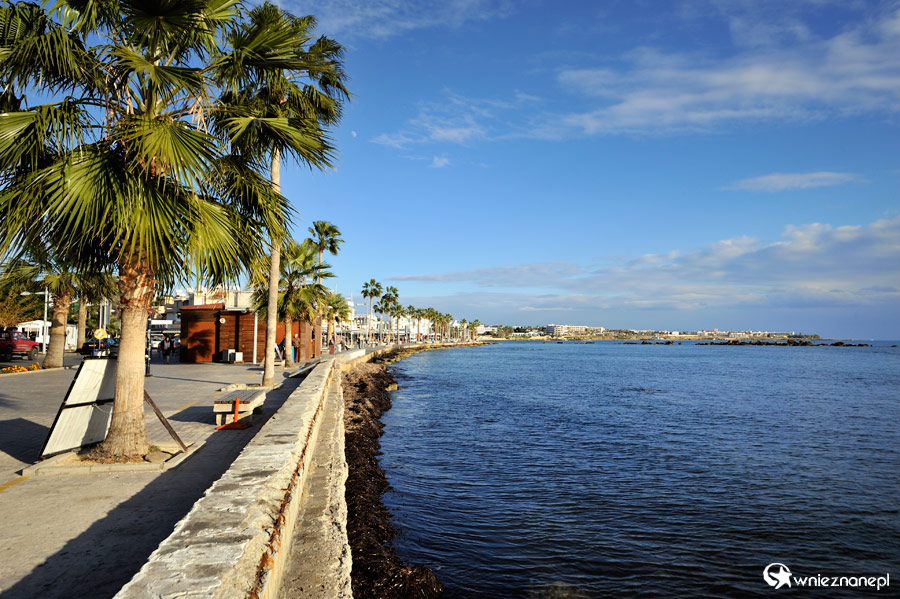 Cypr zimą. Promenada w Pafos. - foto: wnieznane.pl
