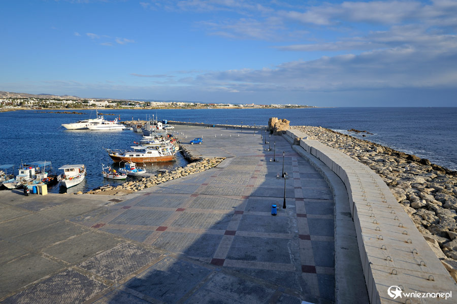 Cypr zimą. Port w Pafos. - foto: wnieznane.pl