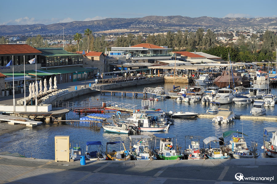Cypr zimą. Port w Pafos. - foto: wnieznane.pl
