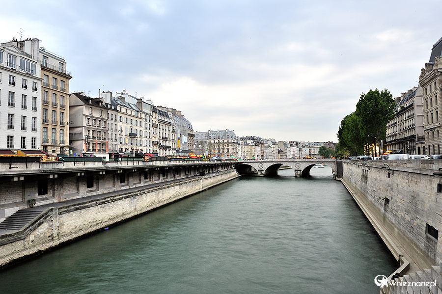 Paryż. Sekwana w okolicach Katedry Notre-Dame. - foto: wnieznane.pl