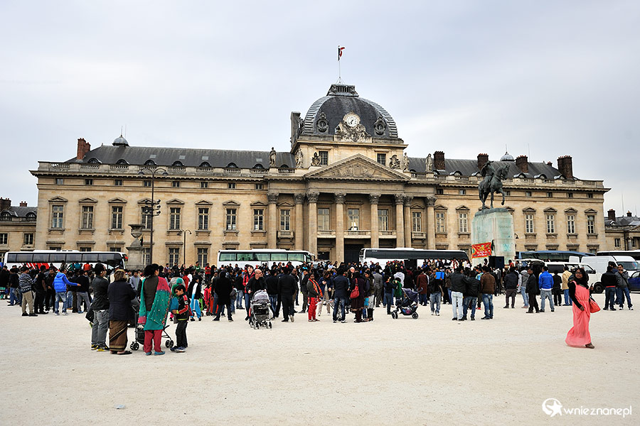 Paryż. Plac i muzeum Les Invalides. - foto: wnieznane.pl