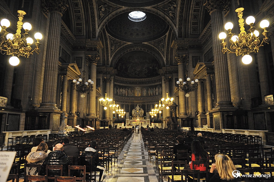 Paryż. Wnętrze kościoła La Madeleine. - foto: wnieznane.pl