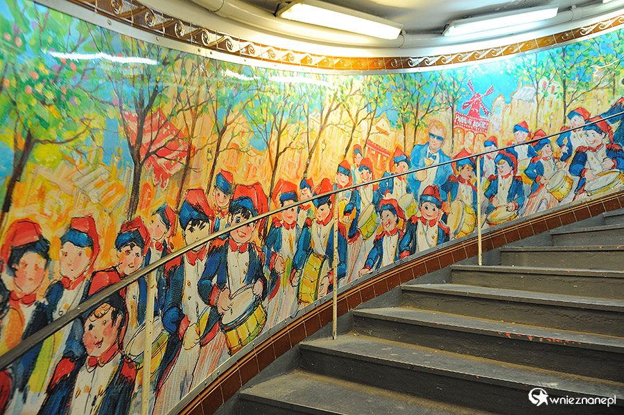 Paryż. Jedna ze stacji paryskiego metra. - foto: wnieznane.pl Paryż. Jedna ze stacji paryskiego metra. - foto: wnieznane.pl