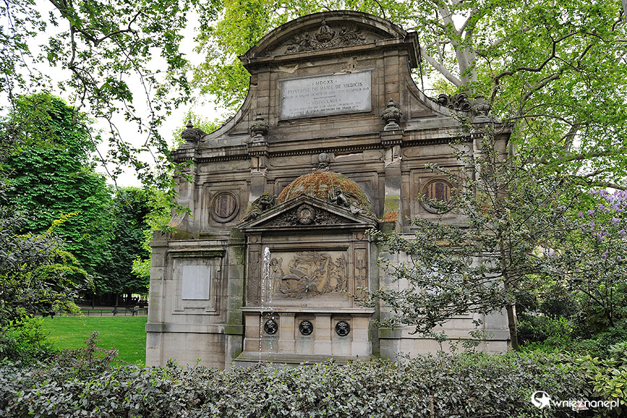 Paryż. Fontanna Medyceuszy w Jardin du Luxembourg. - foto: wnieznane.pl
