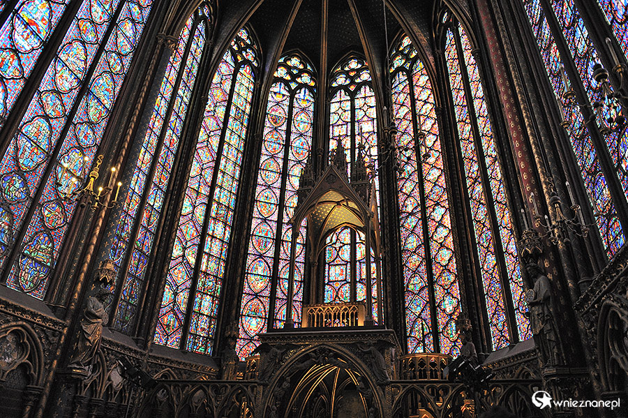 Paryż. Wspaniałe witraże w Sainte Chapelle. - foto: wnieznane.pl Paryż. Wspaniałe witraże w Sainte Chapelle. - foto: wnieznane.pl