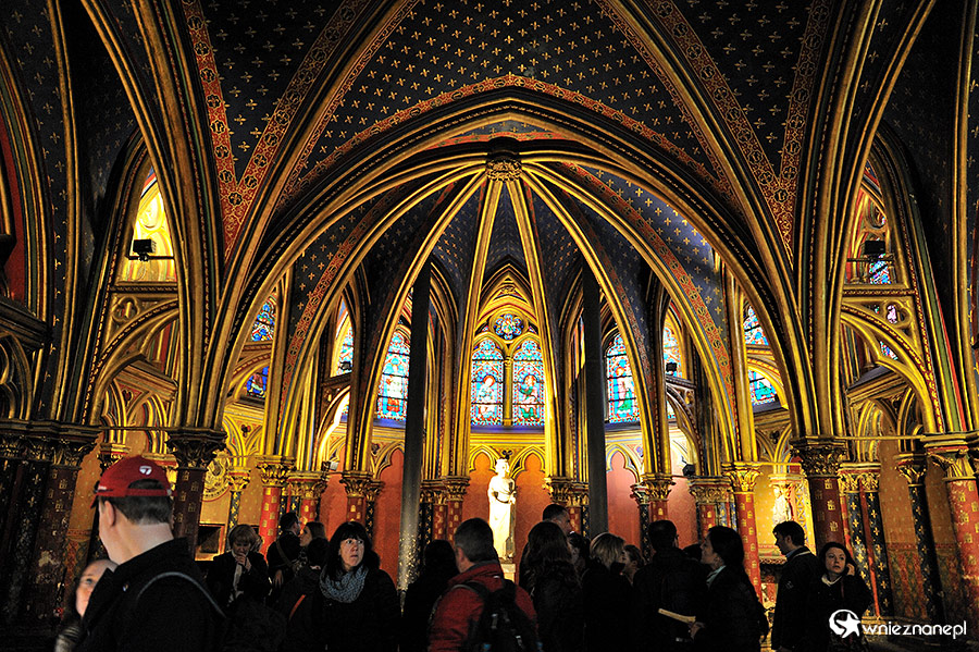 Paryż. Dolna kaplica Sainte Chapelle. - foto: wnieznane.pl