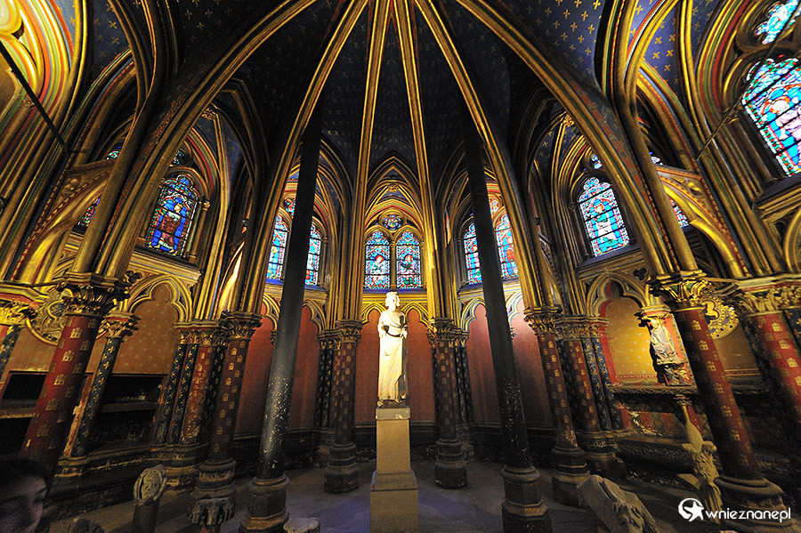 Paryż. Dolna kaplica Sainte Chapelle. - foto: wnieznane.pl