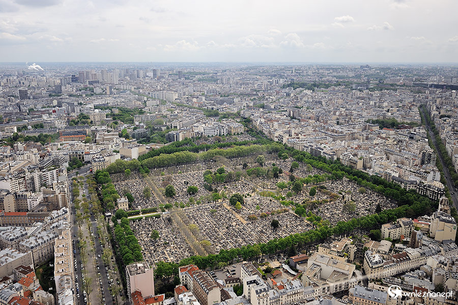 Paryż. Widok na cmentarz Montparnasse. - foto: wnieznane.pl