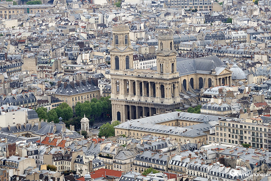 Paryż. Efektowna fasada kościoła.  - foto: wnieznane.pl