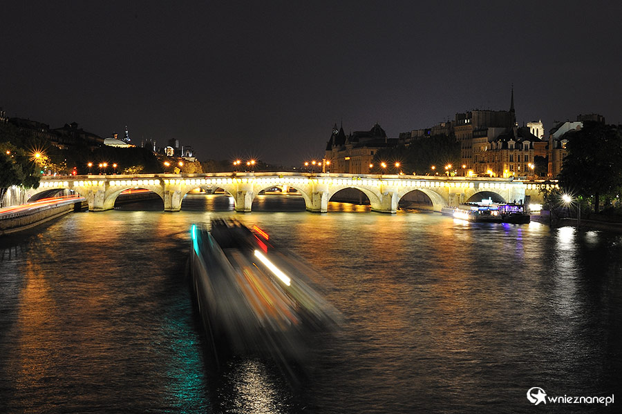 Paryż. Oświetlony nocą Pont Neuf. - foto: wnieznane.pl Paryż. Oświetlony nocą Pont Neuf. - foto: wnieznane.pl