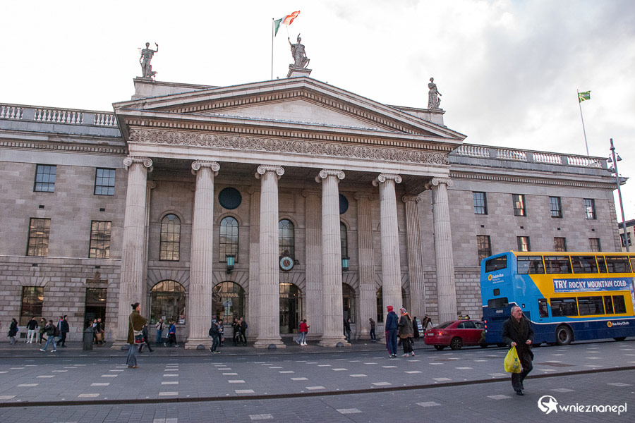 Dublin. General Post Office przy O'Connell Street. - foto: wnieznane.pl