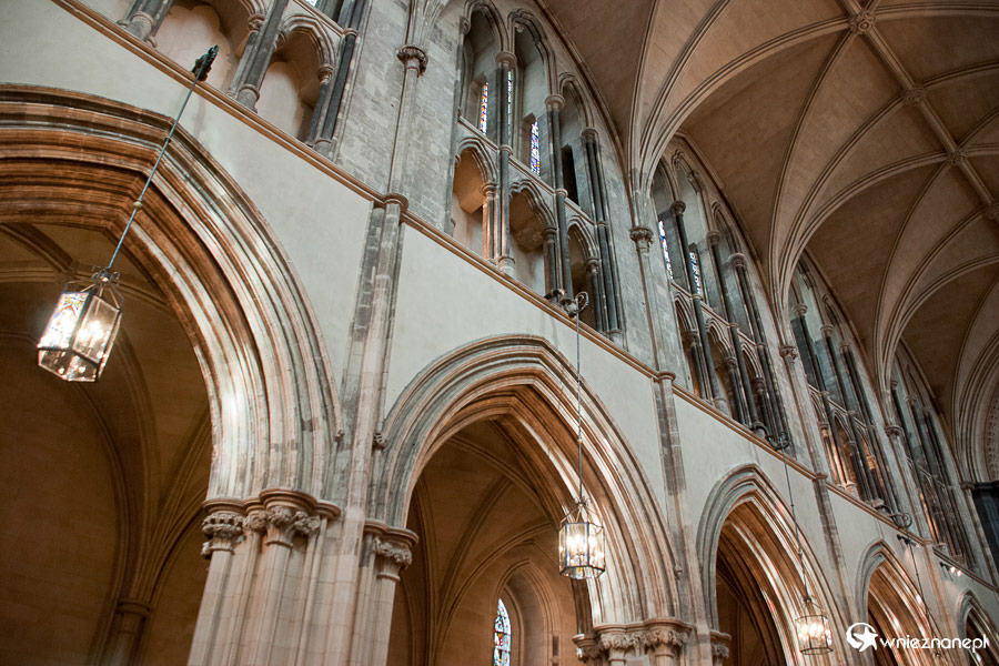 Dublin. Dość surowe wnętrza Christ Church Cathedral. - foto: wnieznane.pl