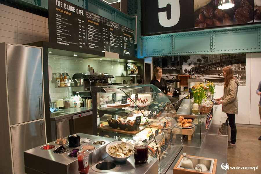 Dublin. Guinness Storehouse. Głodni i spragnieni mogą wrzucić coś na ząb. - foto: wnieznane.pl