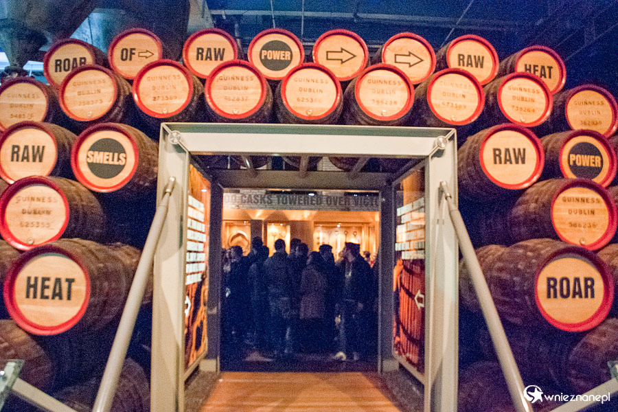 Dublin. Guinness Storehouse. Kilka słów poświęcono również samym beczkom. - foto: wnieznane.pl