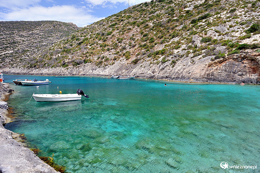 Zakynthos. Z większej z zatoczek Porto Vromi można popłynąć np. do Zatoki Wraku. - foto: wnieznane.pl