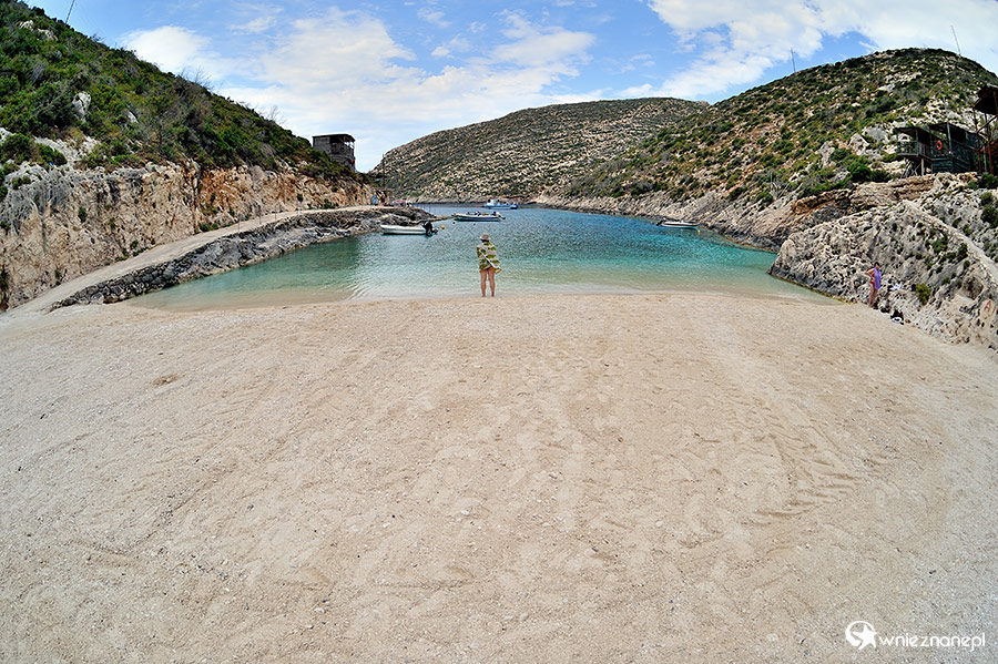 Zakynthos. Kto się nie zachwyci tak wspaniałym i niemal całkowicie pustym miejscem? - foto: wnieznane.pl
