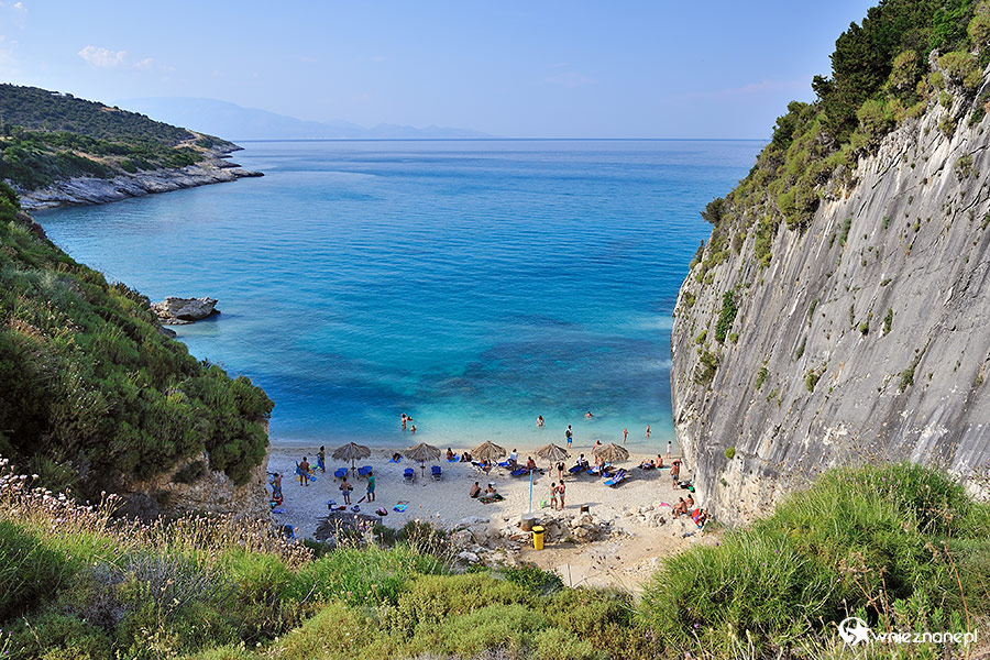 Zakynthos. Plaża Xigia widziana z góry. - foto: wnieznane.pl