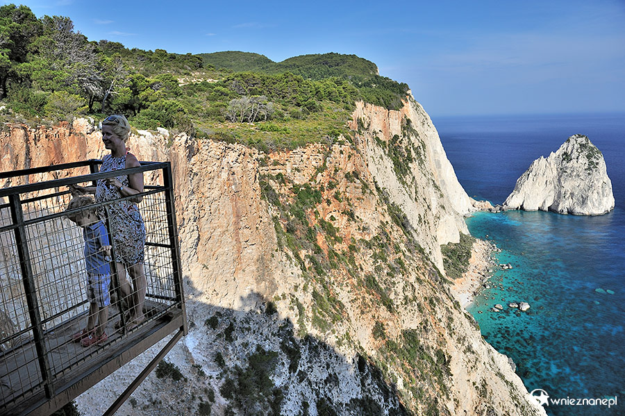 Zakynthos. Strome klify Keri. - foto: wnieznane.pl