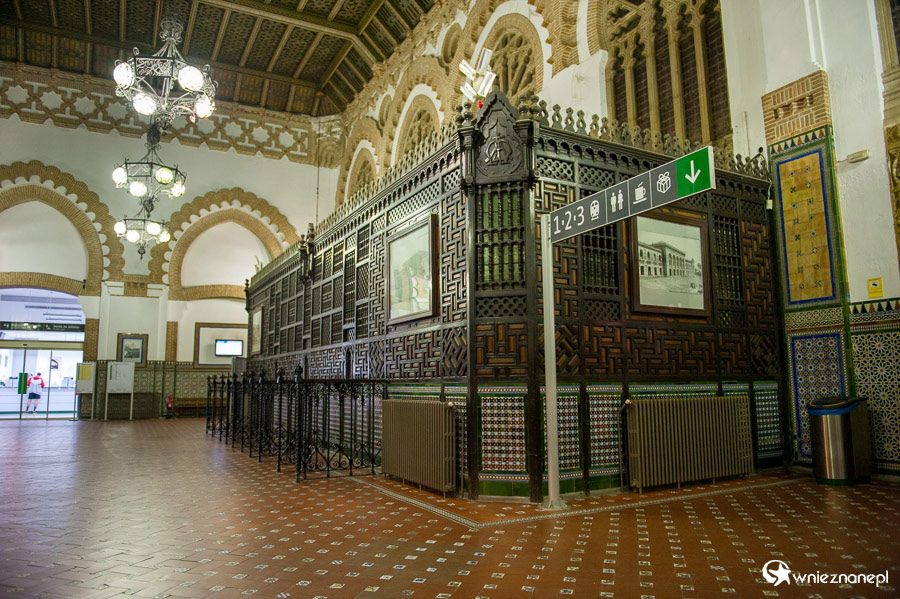 Toledo. Budynek dworca w stylu arabskim. - foto: wnieznane.pl