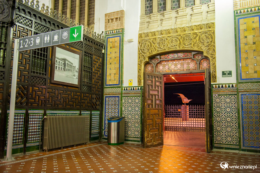 Toledo. Budynek dworca w stylu arabskim. - foto: wnieznane.pl