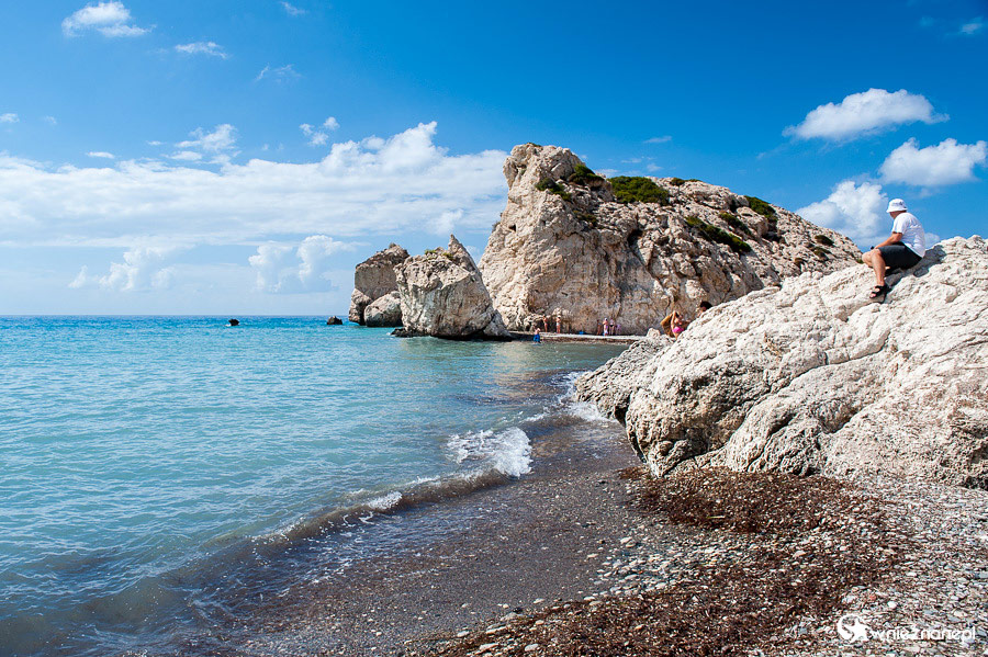 Cypr latem. Petra tou Romiou i Skała Afrodyty.  - foto: wnieznane.pl